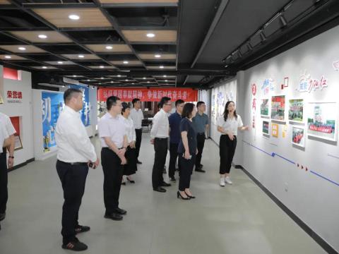团省委副书记张迎春来凯时尊龙人生就是博首页集团调研共青团事情